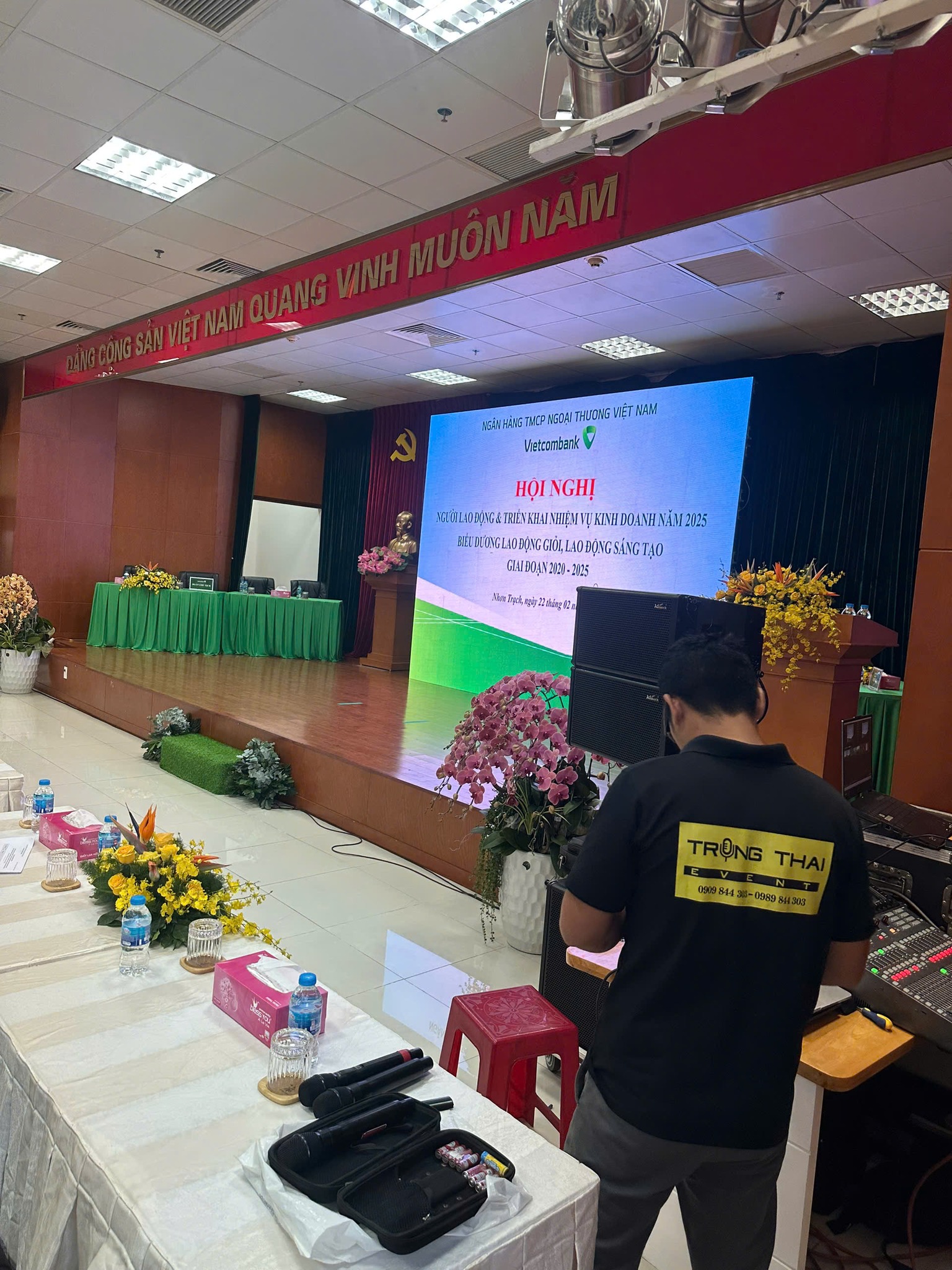 Hội nghị • Hội thảo